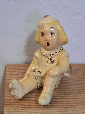 Vintage Hand Painted Ceramic Girl Sitting Made In Occupied Japan 4"